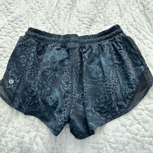 Lululemon hotty hot 2.5